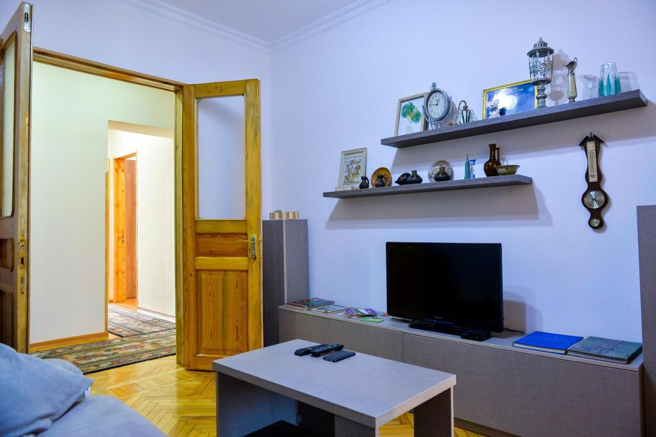 Apartment On Rustaveli Avenue Kutaisi Exterior foto